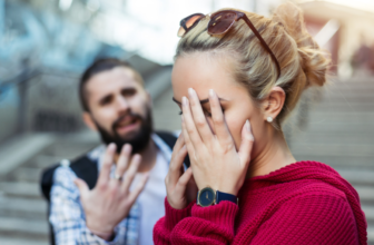 11 Narcissist Gaslighting Examples and How To Cope