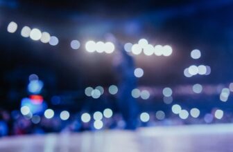 8 Steps to Building the Courage to Speak Up in