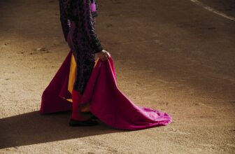 Master These De-escalation Techniques to Navigate Conflict with Ease